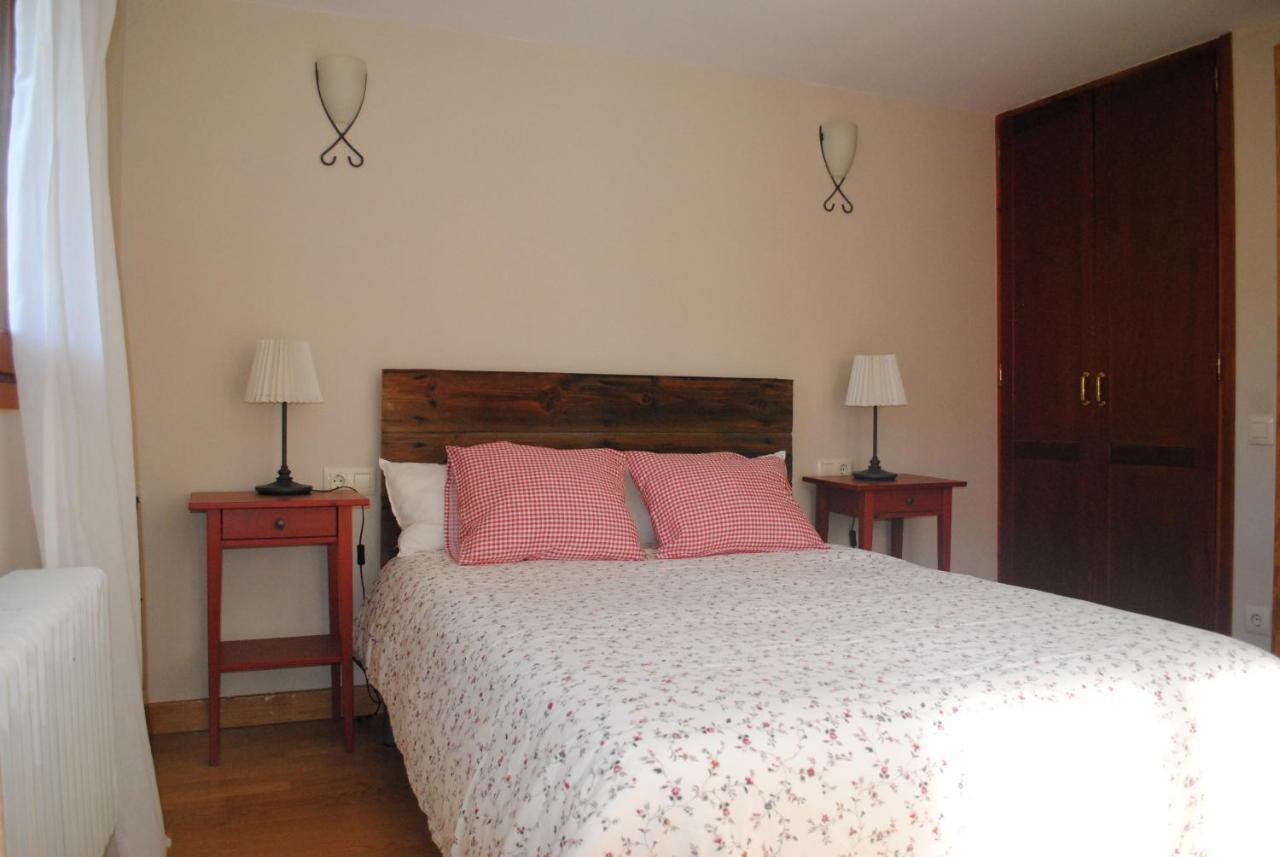 Poyales Casa Los Ardos מראה חיצוני תמונה